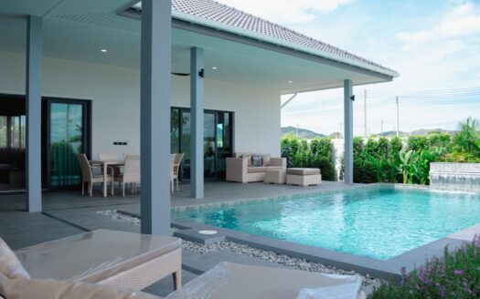 Luxuriöse Poolvilla E in Nan 2 in Hua Hin, Thailand