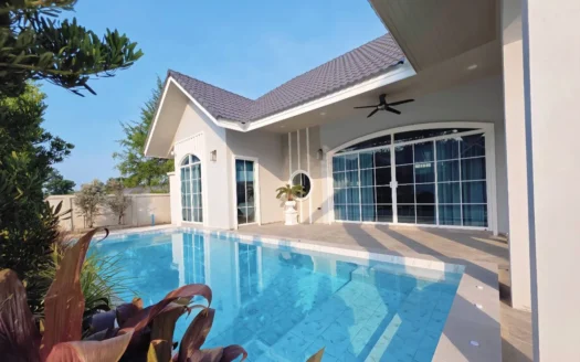 Ruhig gelegene Villen mit schönem Bergblick in Cha-Am, Thailand