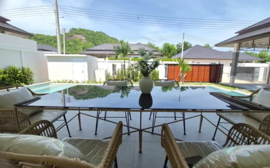 Grand Pool Villa Plot 13 in Hua Hin mit freier Sicht über den Ort Hin Lek Fai, Thailand